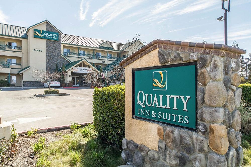 Quality Inn & Suites Ulmar Area