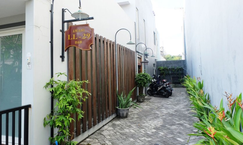 Zen Rooms Anjani Galaxy Mall Syariah - Hostel