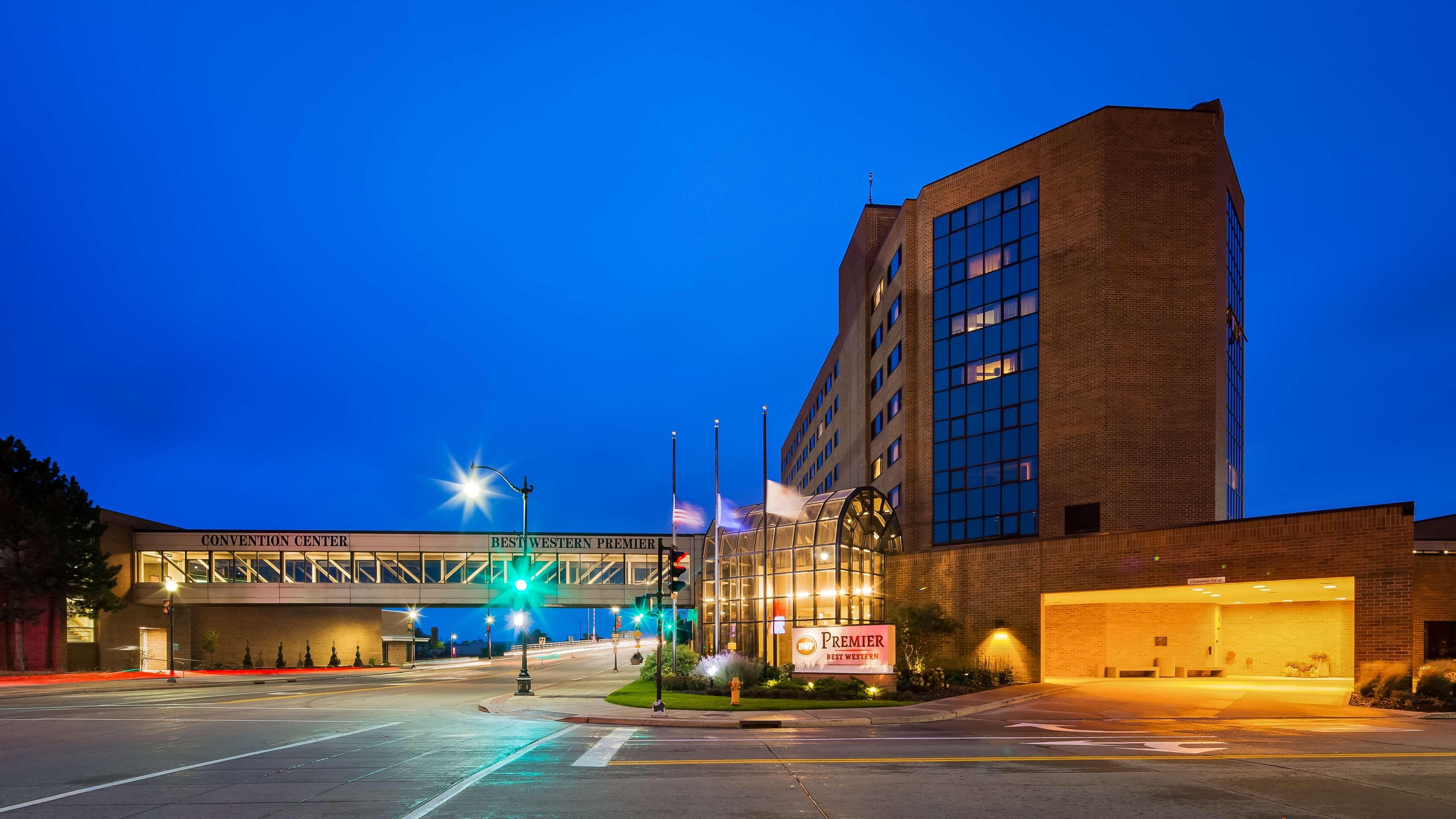 Best Western Premier Waterfront Hotel & Convention