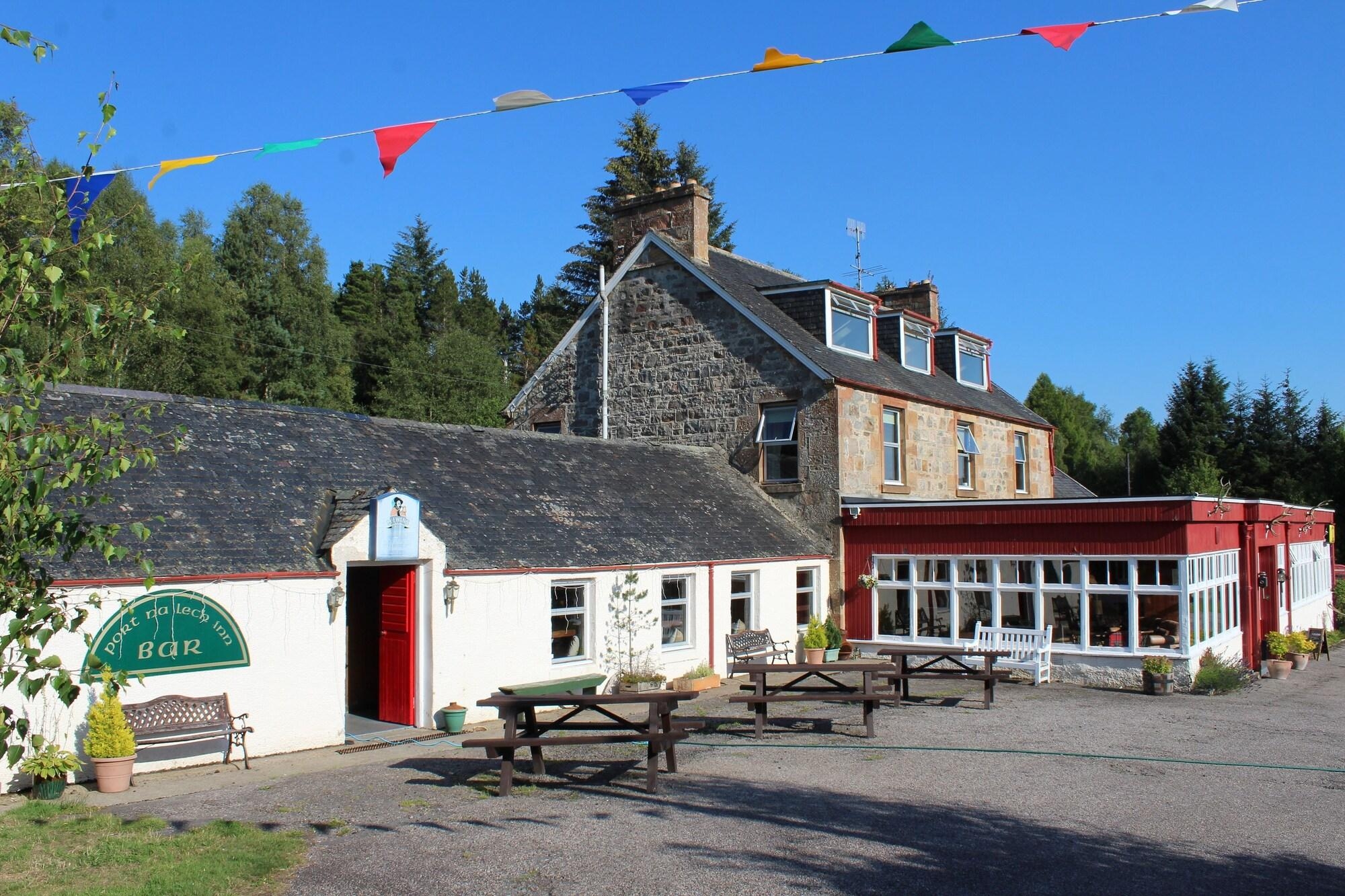 Invershin Hotel Bunkhouse & Bar