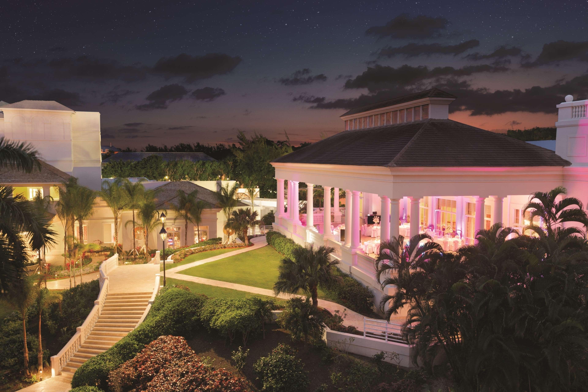 Hyatt Ziva Rose Hall – All Inclusive