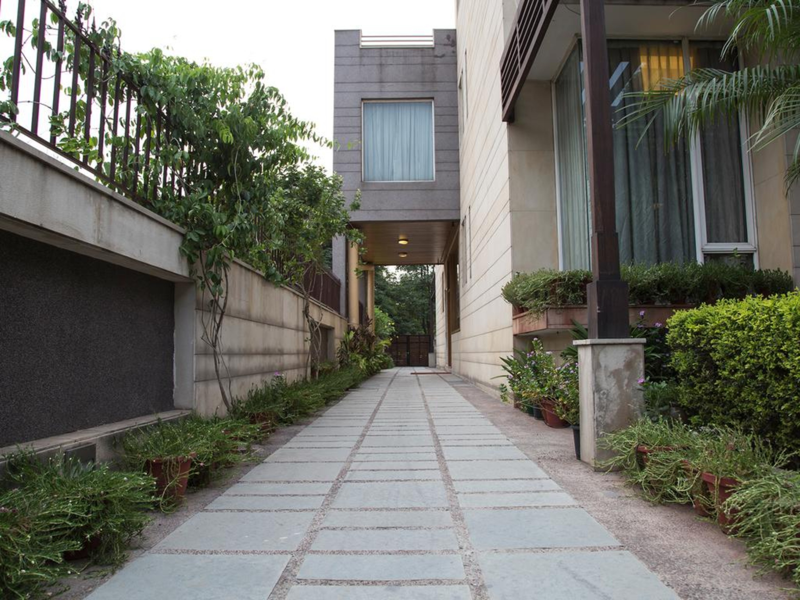 Fabhotel Raj Darbar