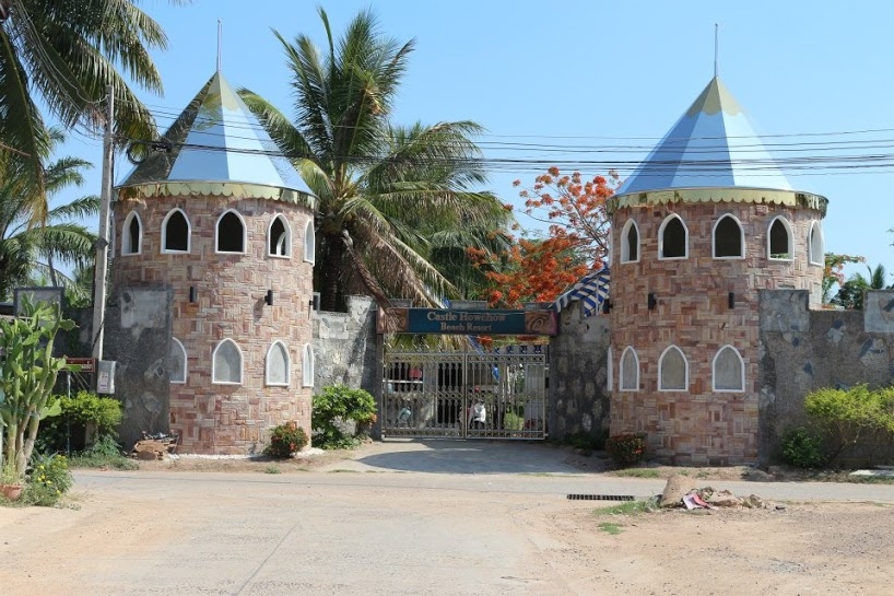 Castle Howchow Beach Resort Hotel
