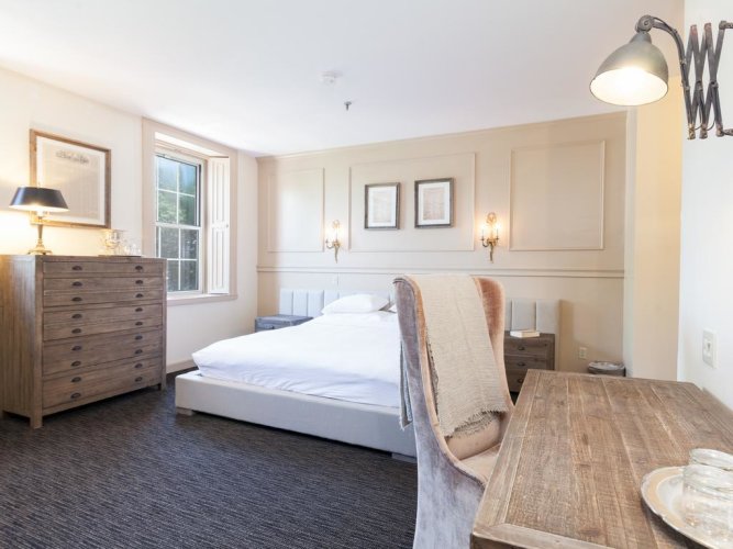 Garrison Inn Boutique Hotel