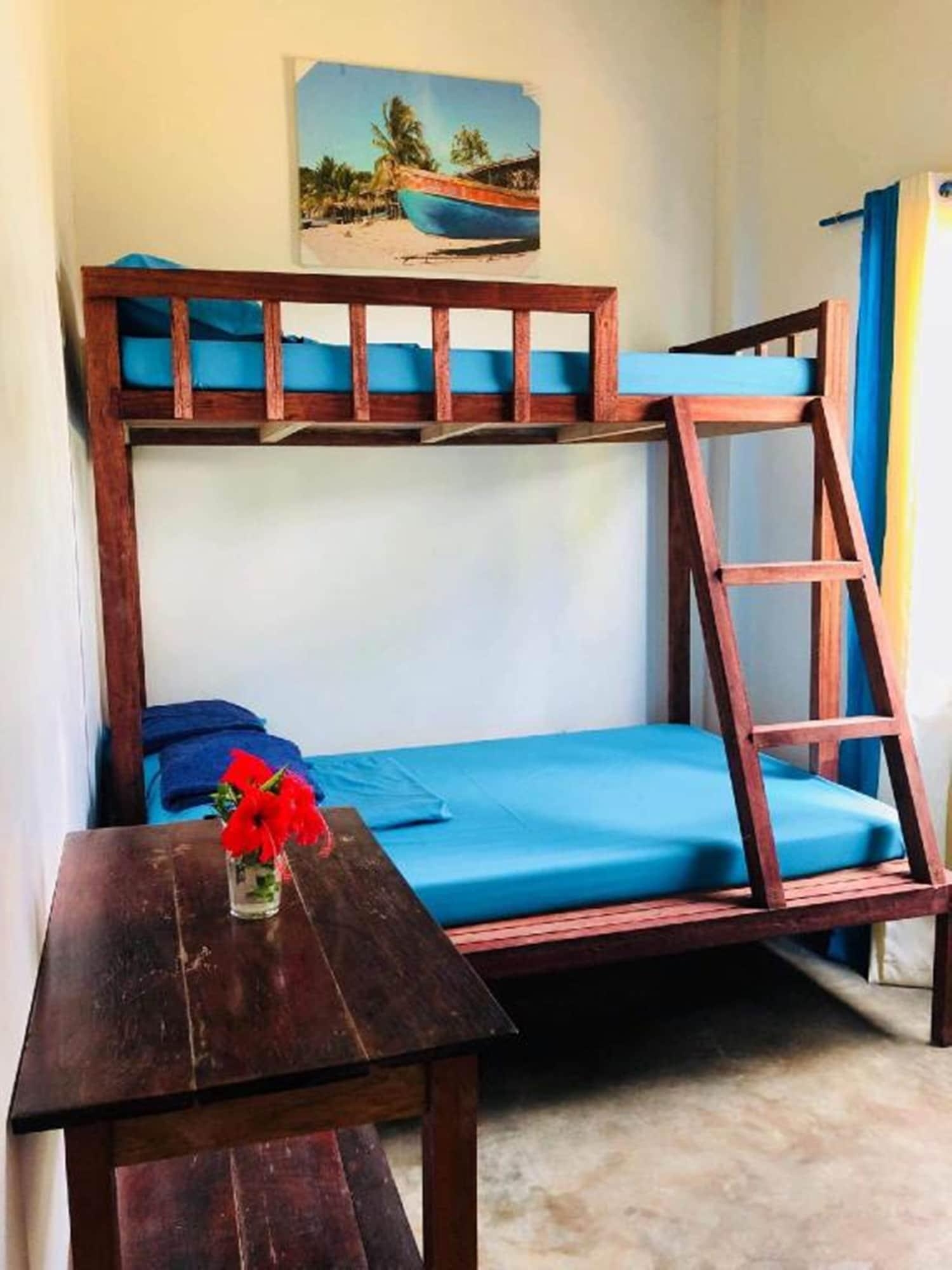 Tres Islas Hostel