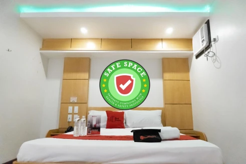 RedDoorz near Starmall Alabang