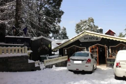 Hotel Oak Valley Residency