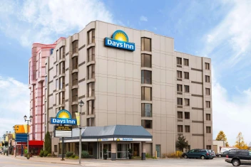 Days Inn by Wyndham Niagara Falls Near The Falls