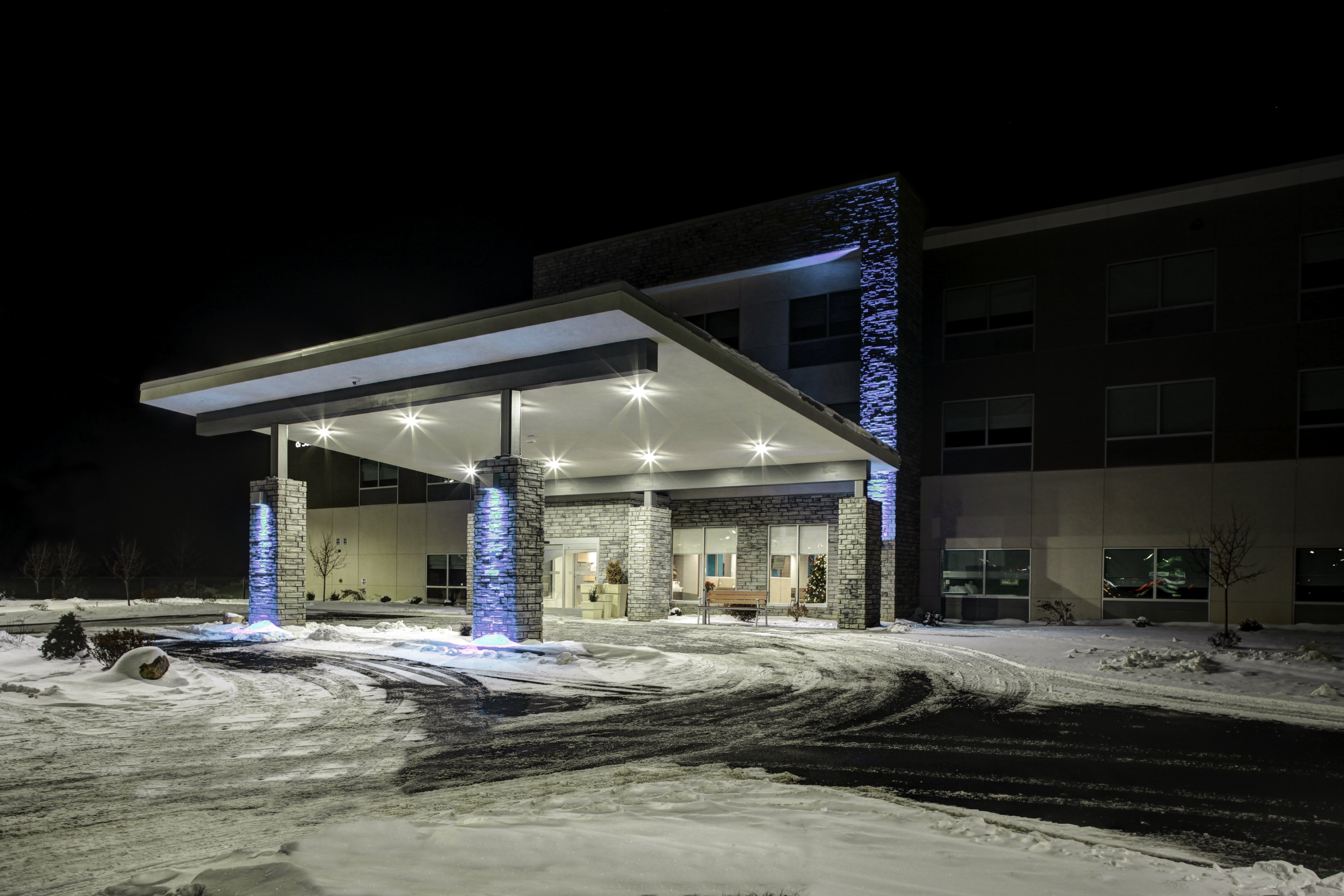 Holiday Inn Express and Suites Coldwater