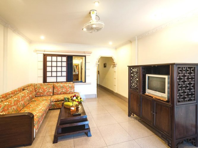 Red Hibiscus Hotel