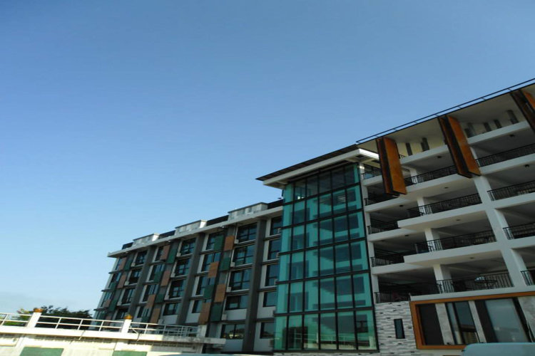 IZEN Budget Hotel & Residences (Plus)