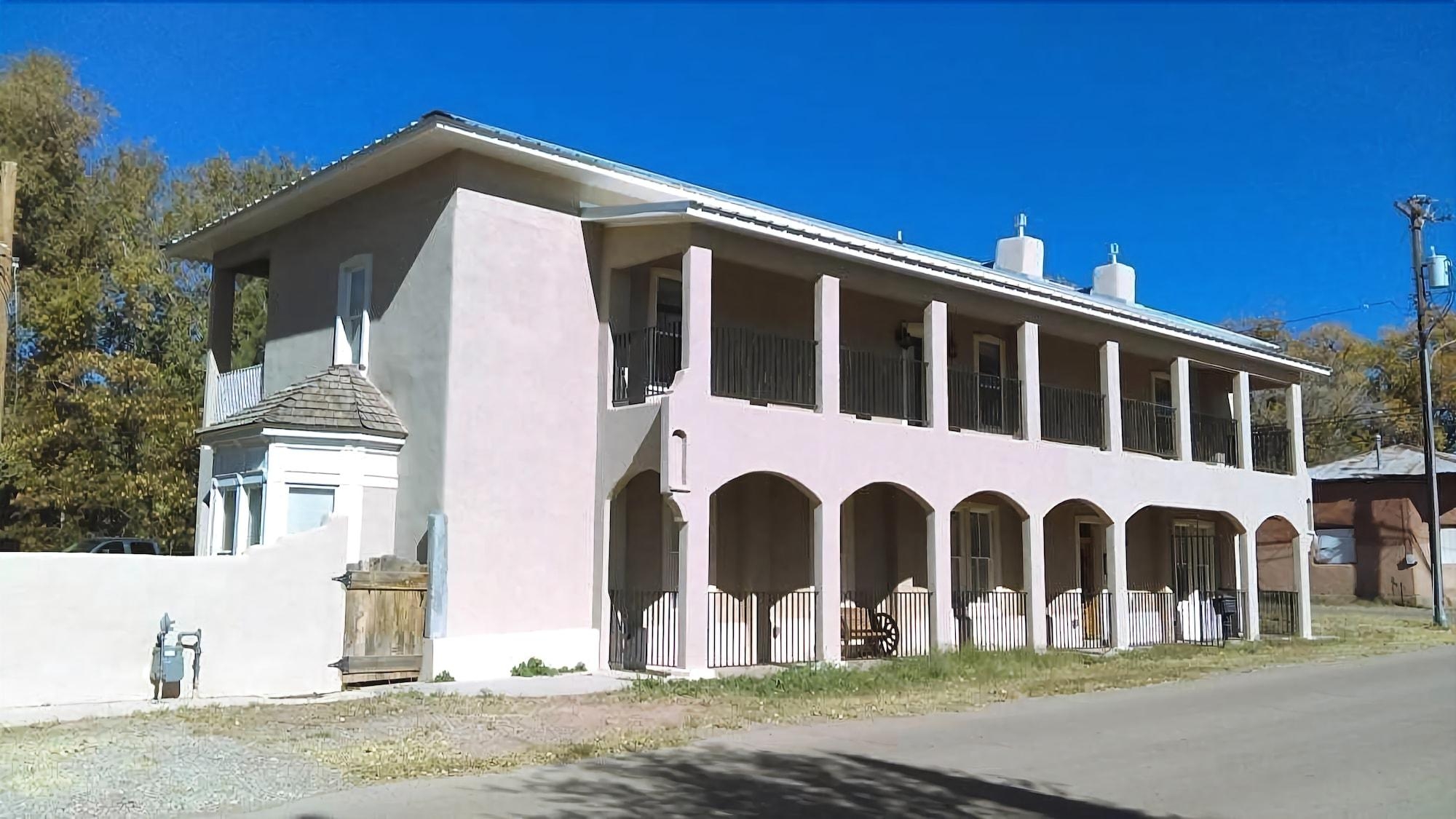 Tularosa Valley Lodge