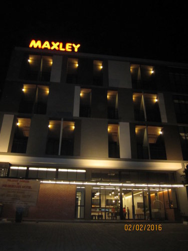 Maxley Hotel@Arjuna