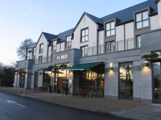 Raheen Woods Hotel