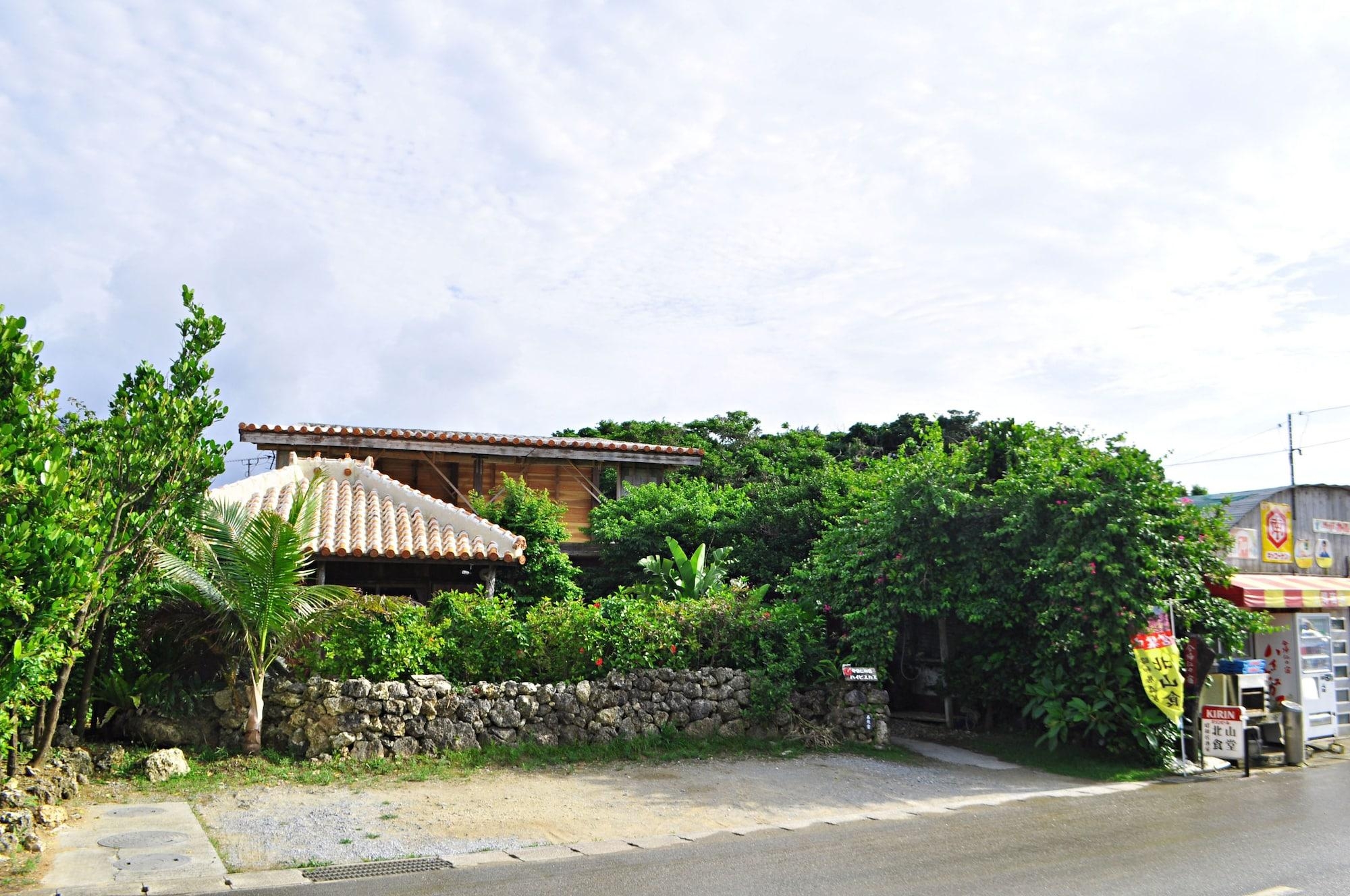 Hibiscus Inn Nakijin
