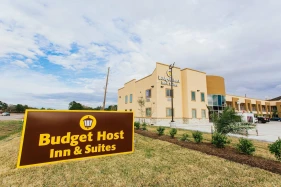 Budget Host Inn And Suites