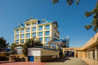 Oasis Hotel