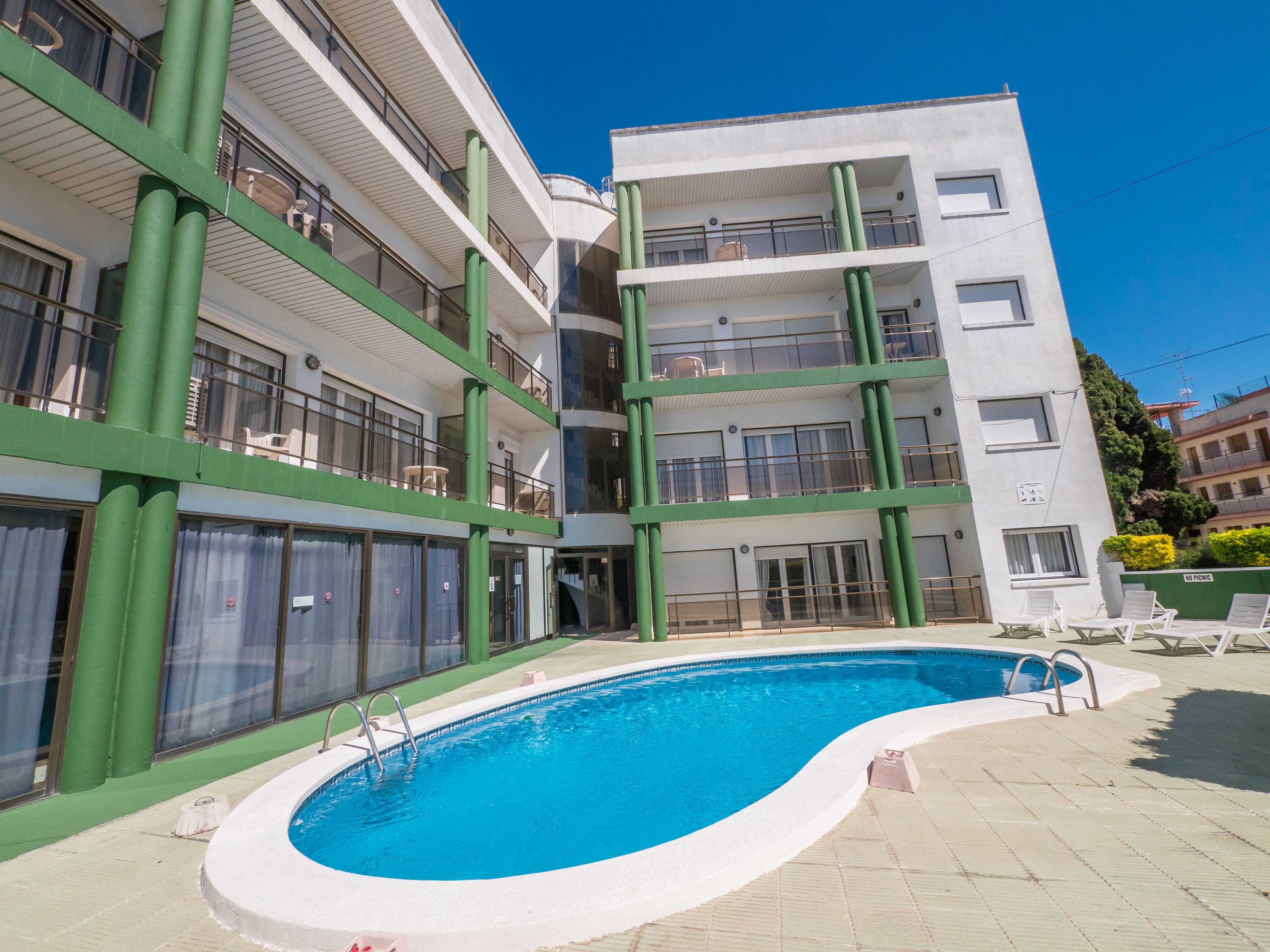 Apartaments AR Melrose Place