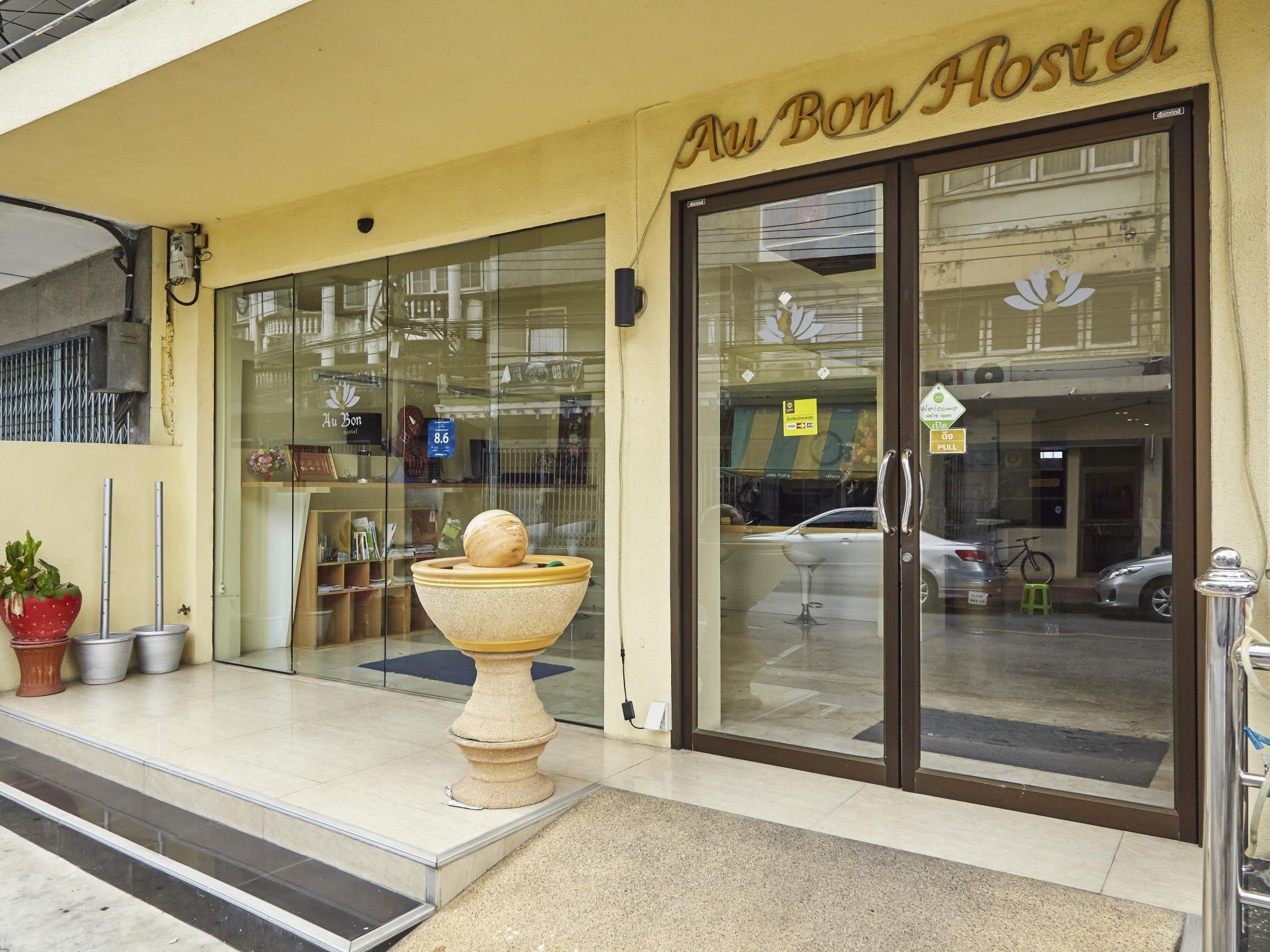 Au Bon Hostel