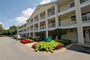 HomeTowne Studios Nashville - Airport/ Briley Pkwy