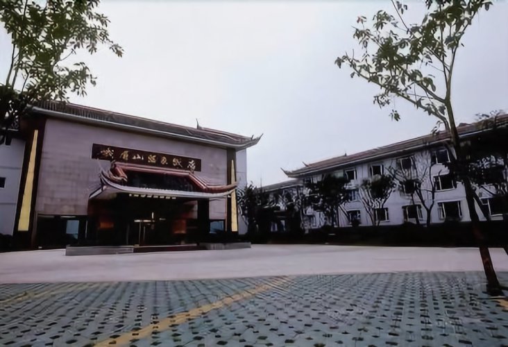Lingxiu Hot Spring of Emei Mountain