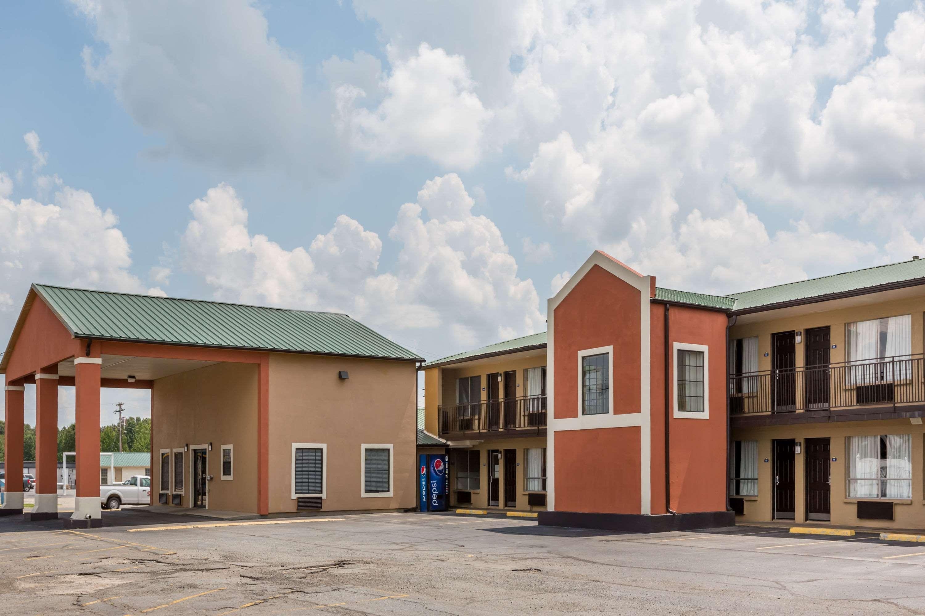 Days Inn by Wyndham Carlisle