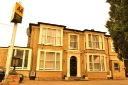 Olivers Lodge Hotel