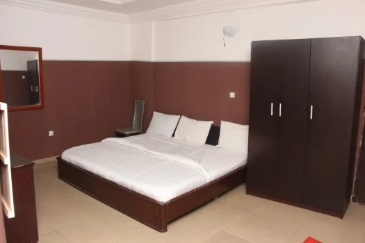 Peak Pleasure Hotel