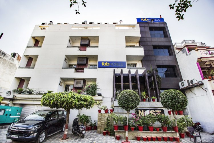 FabHotel Nest Inn Gomti Nagar