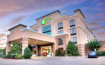 Holiday Inn Express & Suites Tyler South