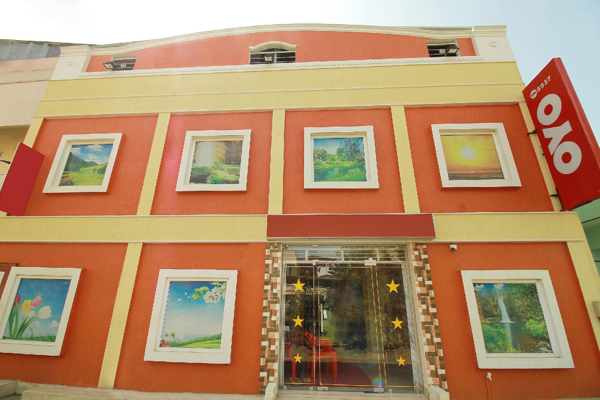 OYO 8937 Ragu Residency