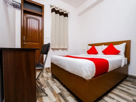 Oyo Flagship 16840 Sky Height Residency