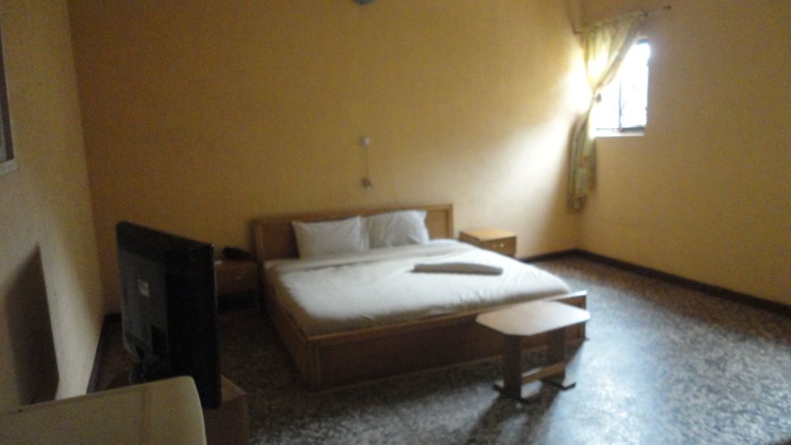 Wuraola Guest Inn