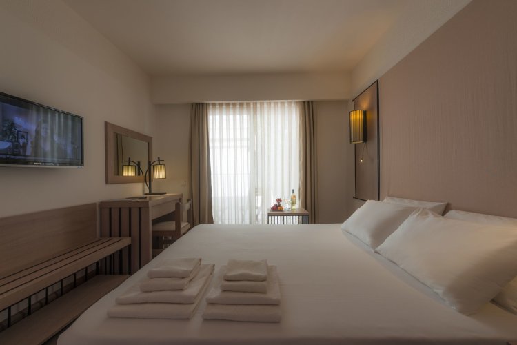 Liv Hotel By Bellazure