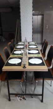 OYO 1417 Hotel Flora Inn