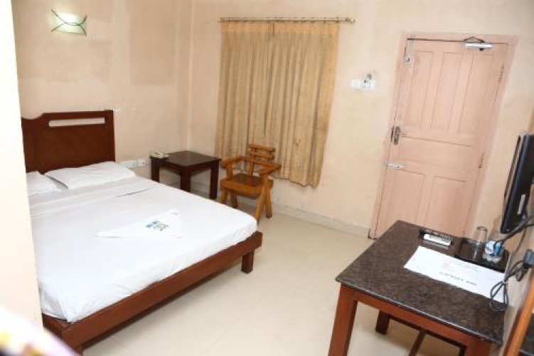 Chitra Lodge