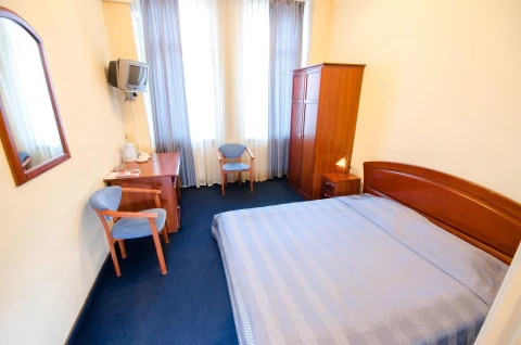 7 Days Hotel Kiev