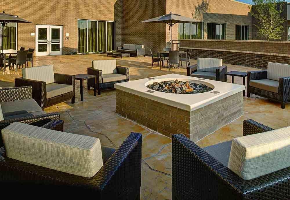 Courtyard by Marriott Dallas Carrollton