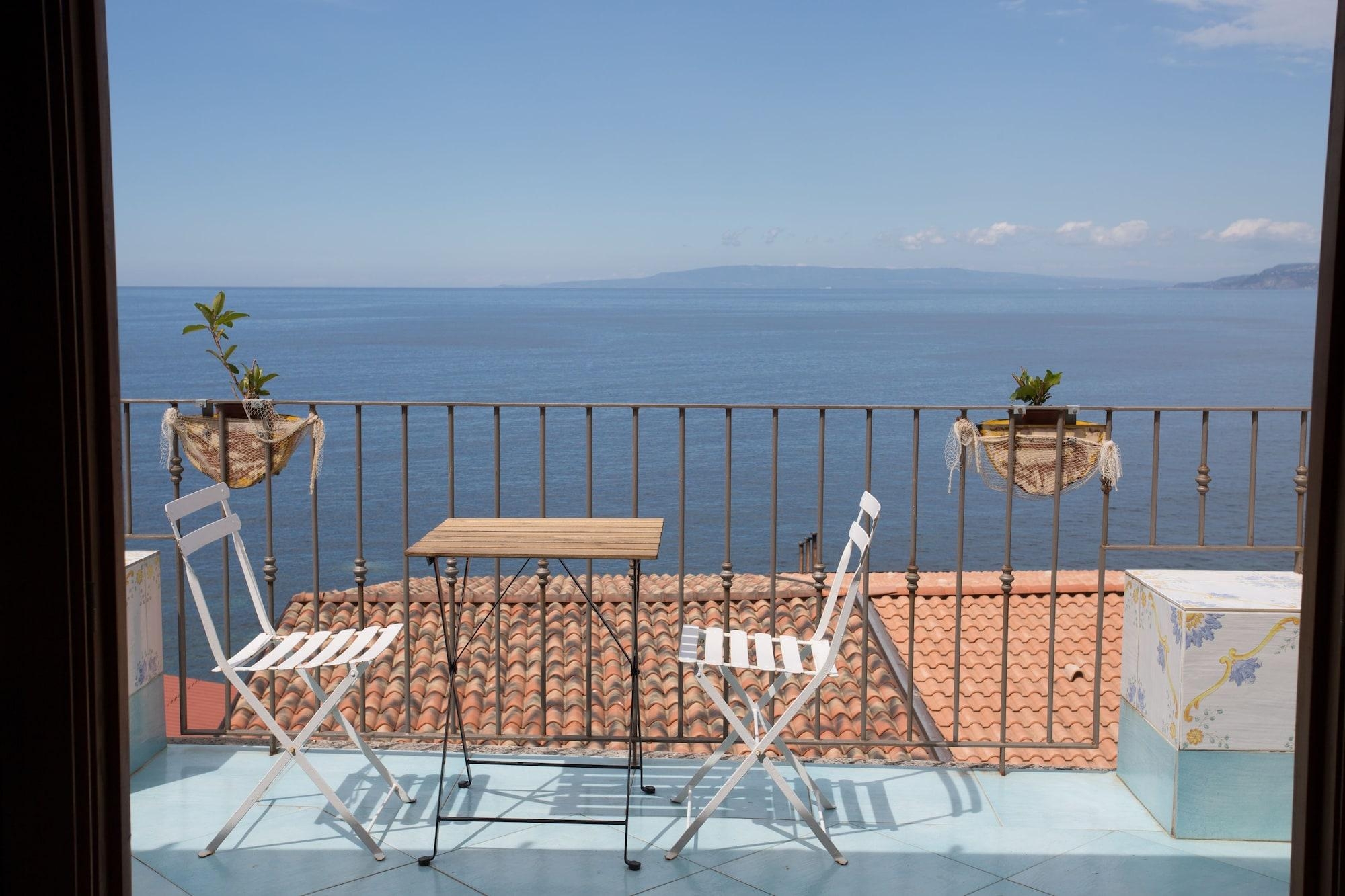 Casa Vela Scilla