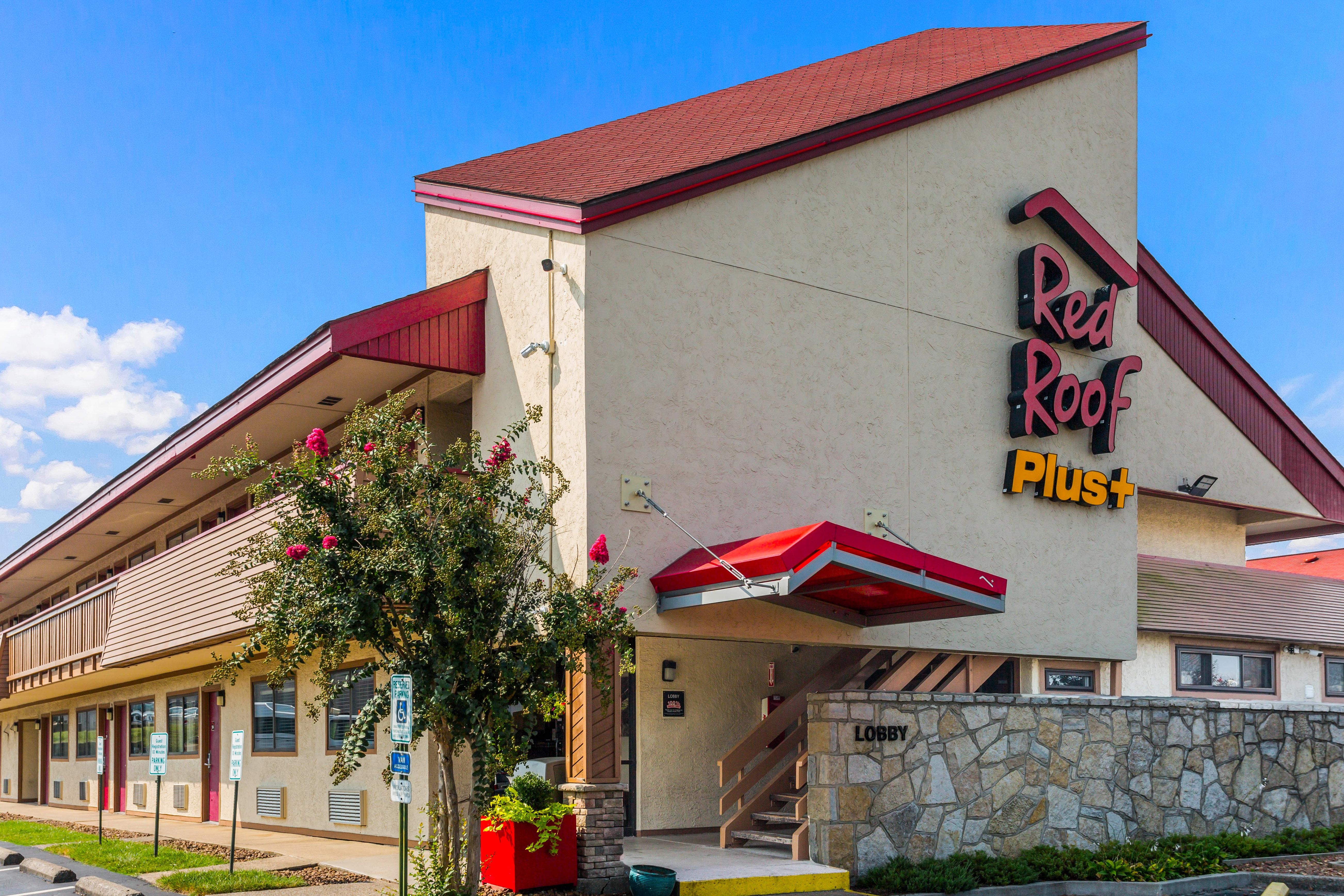Red Roof PLUS+ Nashville North - Goodlettsville