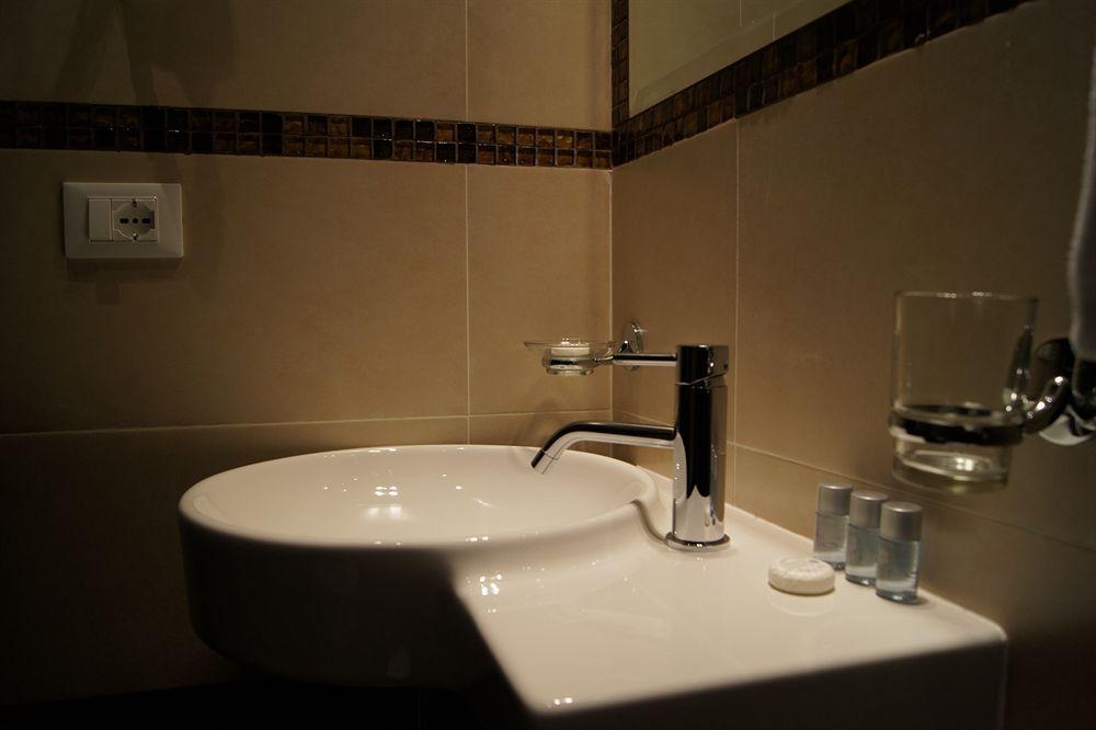 Mia Suites