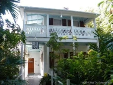 Blue Parrot Inn