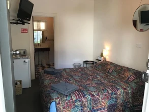 Hello Adelaide Motel and Apartments