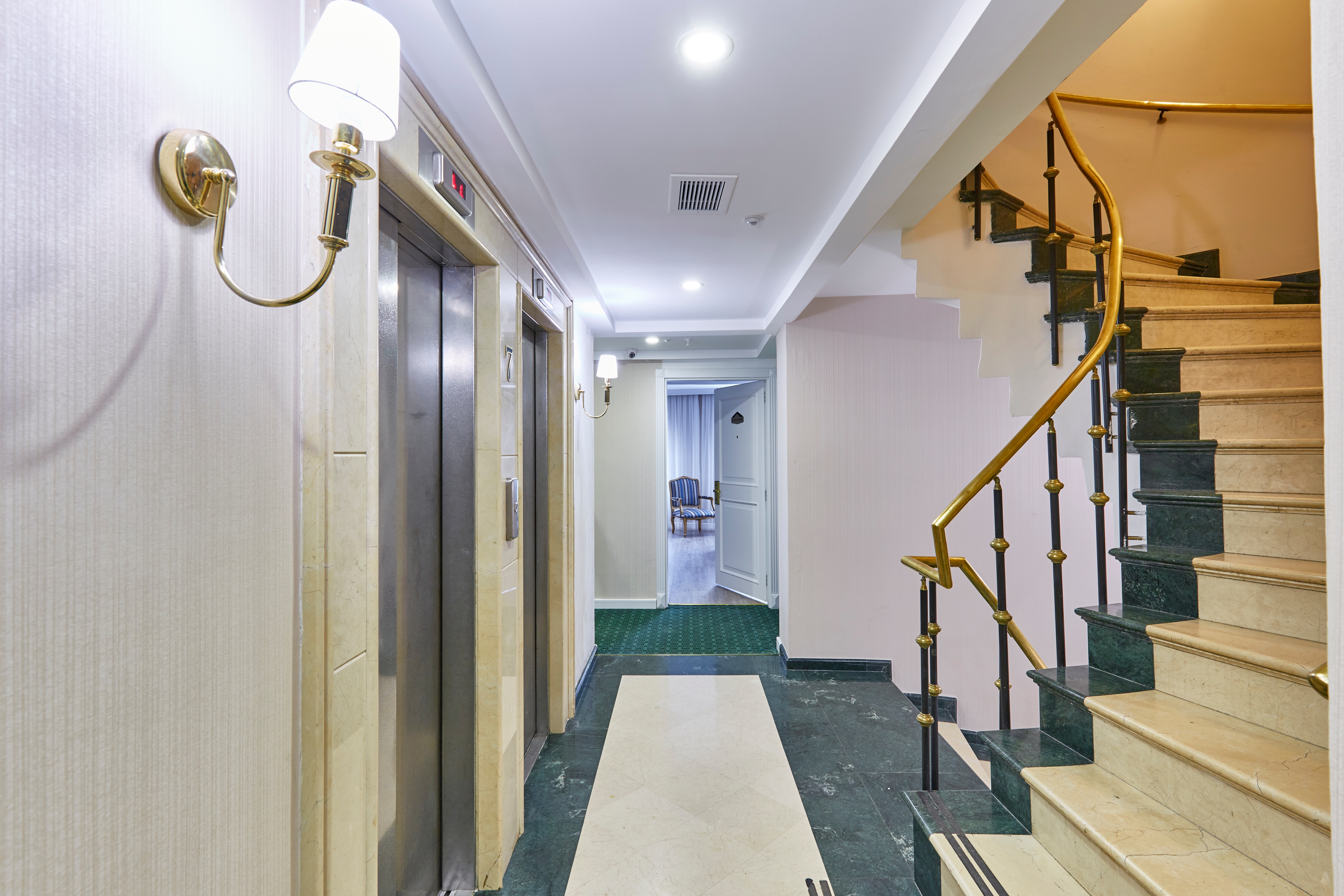 Seres Hotel
