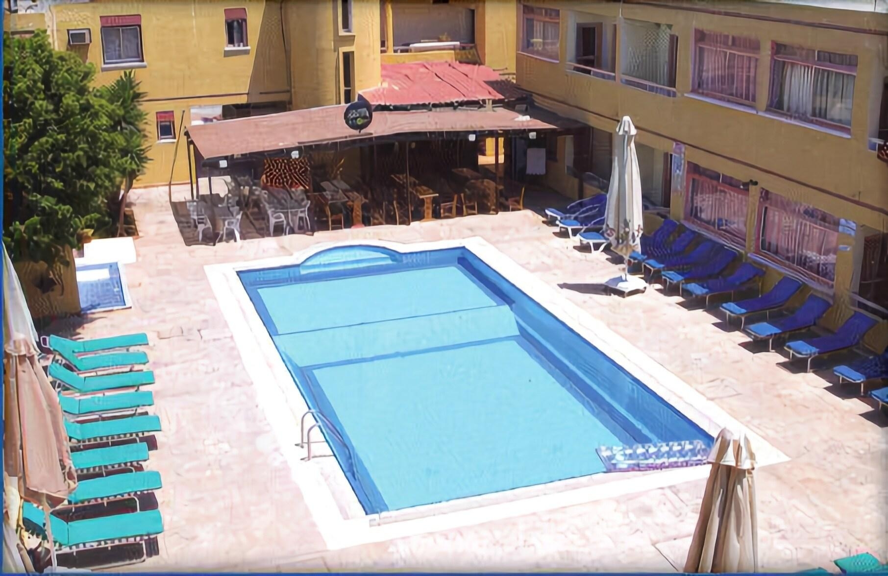 Nick's Hotel Apartments