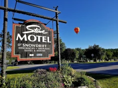 Stowe Motel Snowdrift