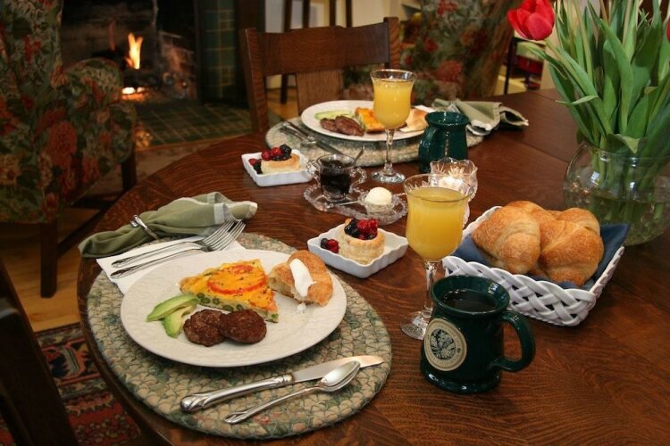 Hidden Oak Inn