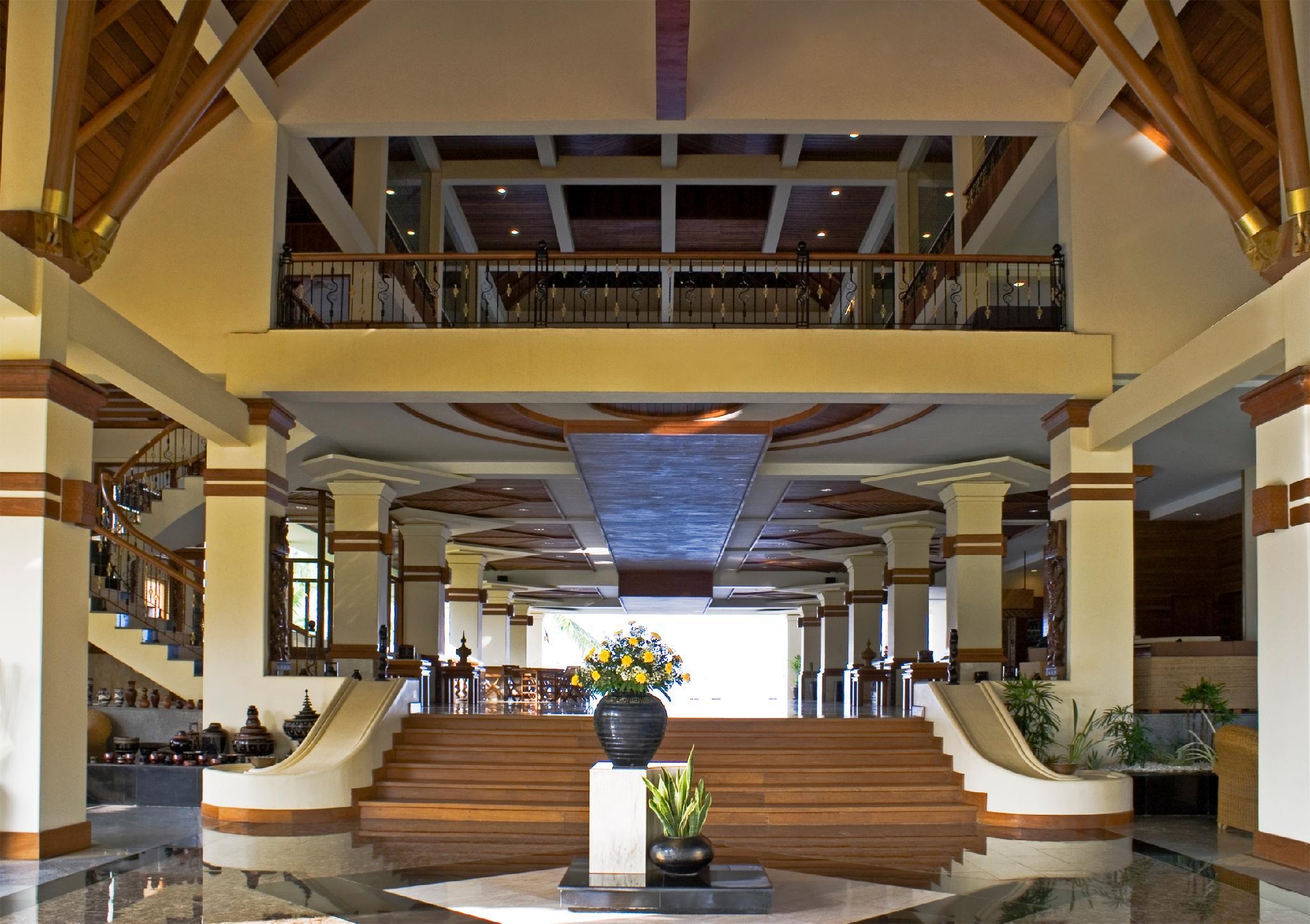 Sunny Paradise Resort