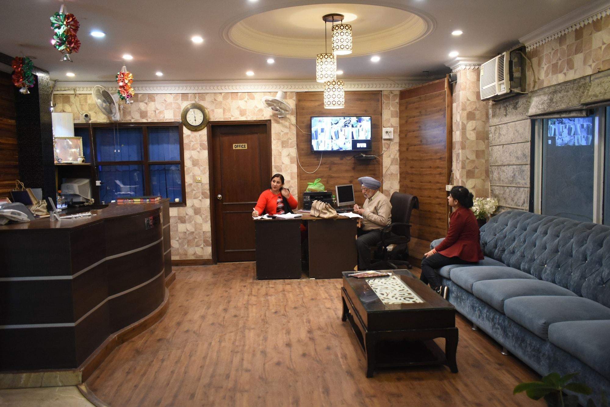 Hotel Kashish Plaza