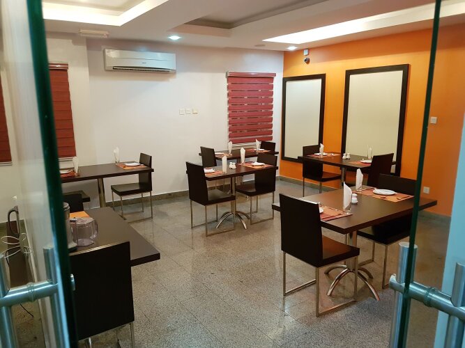 Axor Hotel &Suites